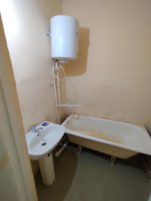 СРОЧНО 2/4/4 сотилади