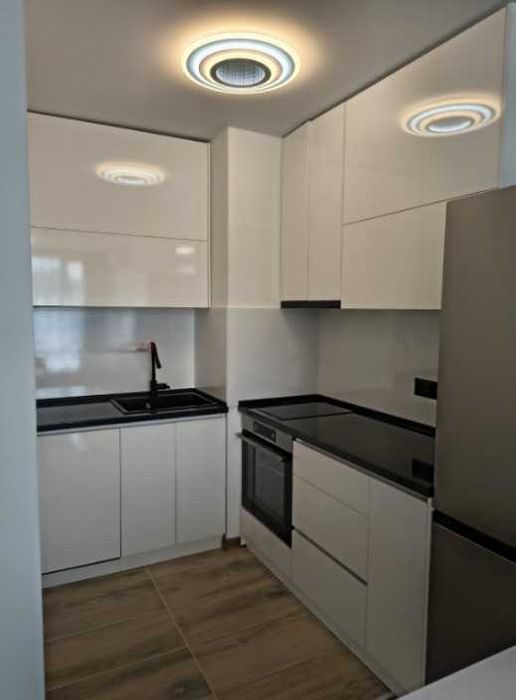 Дава се под наем Двустаен апартамент в София, Център - 61 кв.м за 750 € - Снимка #2