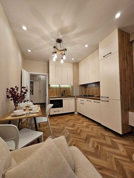 8 Продам квартиру 2/10/12  улица Нукус ,Шох Мед центр
