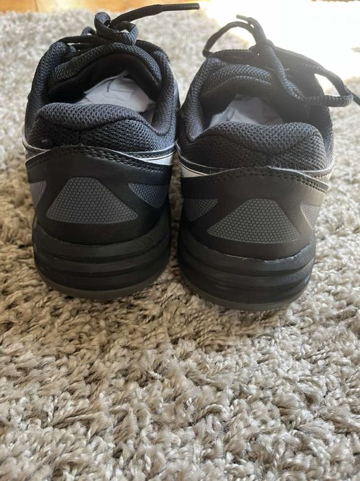 Черни маратонки Asics