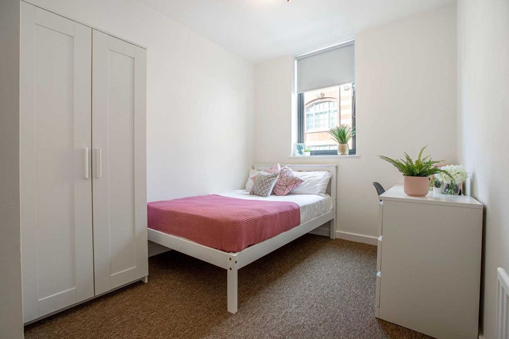 Дава се под наем Двустаен апартамент в София, Център - 56 кв.м за 408 € - Снимка #2