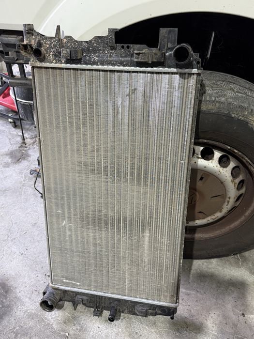 Фолксваген Крафтер Vw Crafter 2.5 TDI воден радиатор