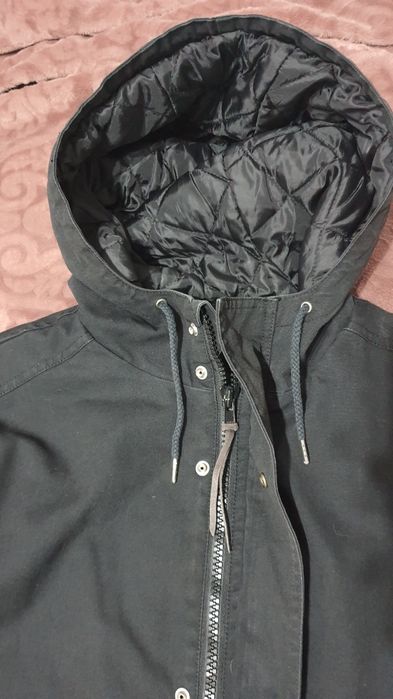 Jachetă de iarnă bărbați RVLT Revolution, cu glugă - neagră