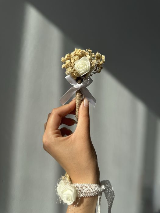 Бутониери и гривни