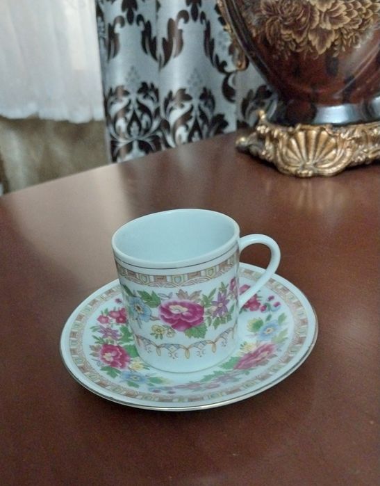 Кофейные чашечки с блюдами 6 штук