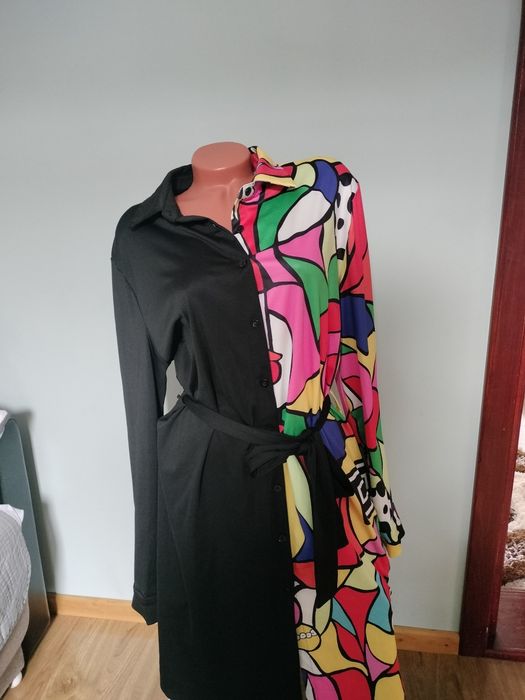 Vând Rochie cu nasturi