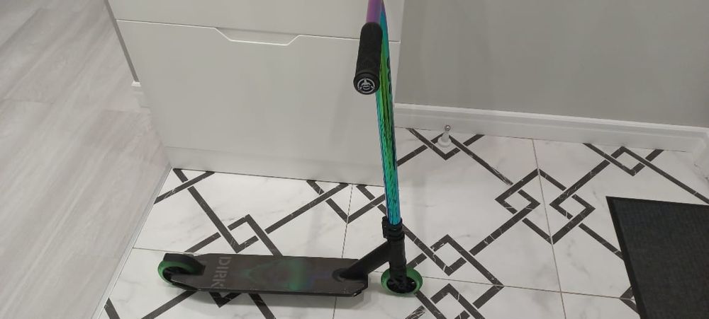 Трюковый самокат в отличном сосояний