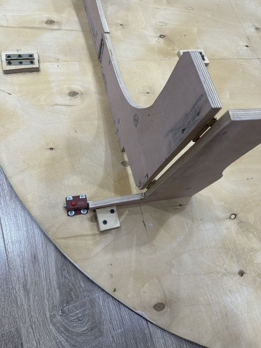 Стол.Дөңгелек қазақы дастархан столы (жер үстел)