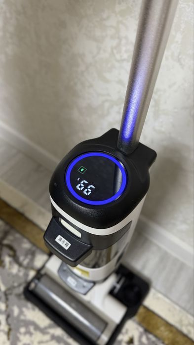 Вертикальный пылесос