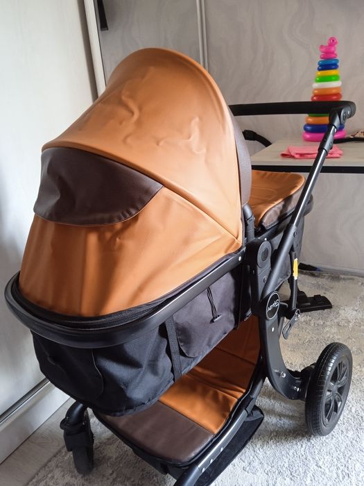 Kolyaska sotiladi srochna