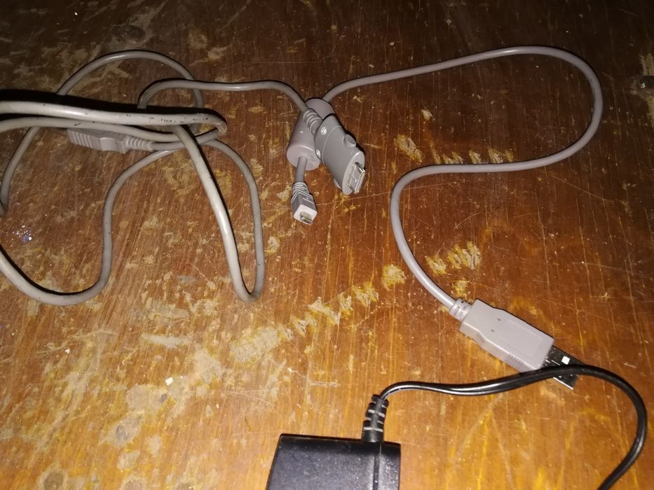 Зарядка для телефона и др.