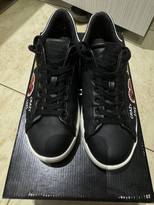 Adidasi Guess negrii