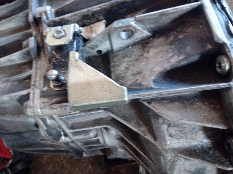 Автоматична скоростна кутия за ауди А4 1.8 турбо 150 коня бензин.