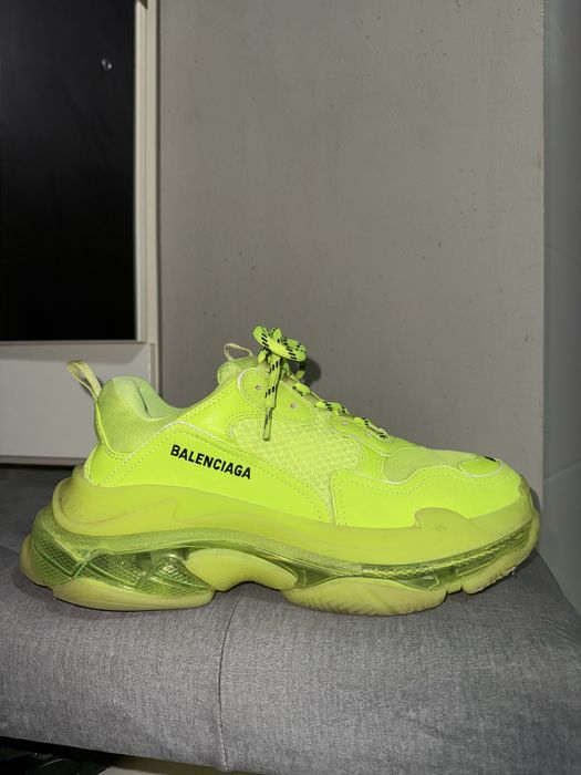 balenciaga triple s