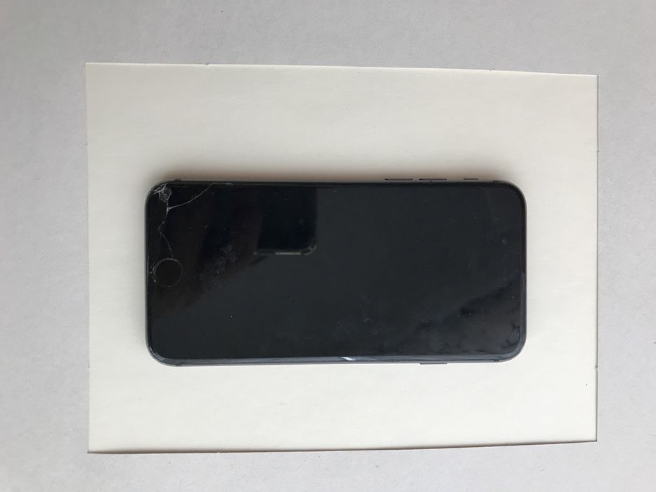 Iphon 8  baterie 77% pret  250lei