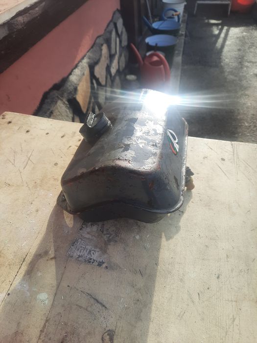 Продавам резервоар за Акме