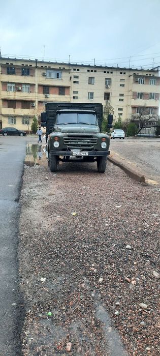 Зил стилади самосвал.