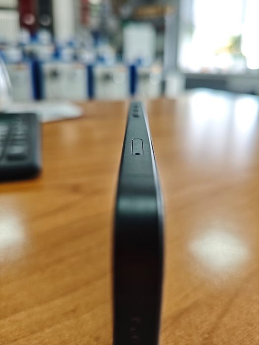 Продам Iphone 16e 128Гб