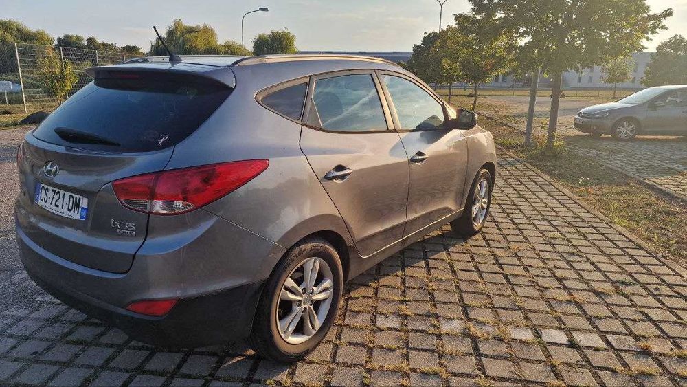 Full: Panoramic retractabil, incalzire scaune, camera marsarier, piele