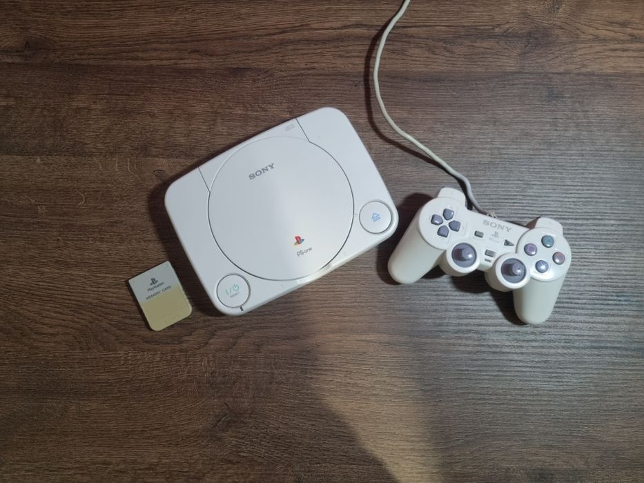 Xbox original и Playstation One