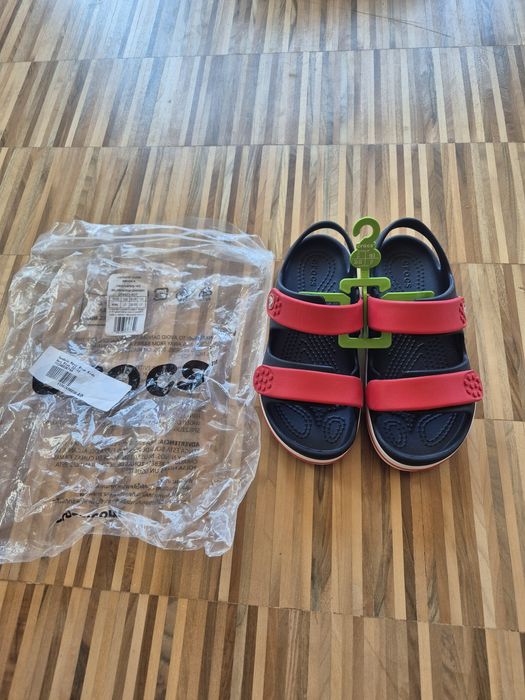 Нови сандали crocs