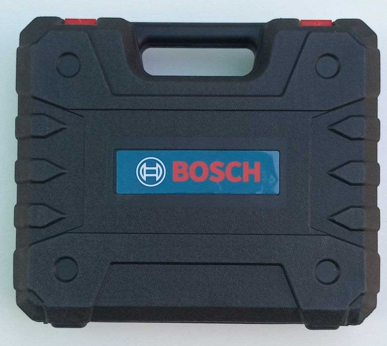 Shrupovyort BOSCH 36 V asboblar to'plami bilan.