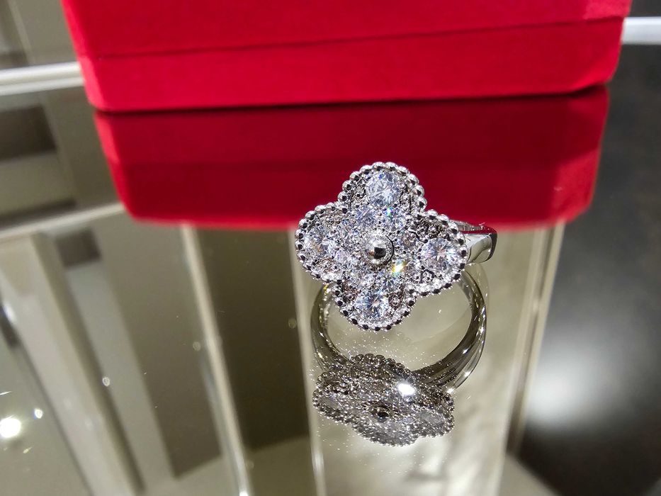 Van Cleef & Arpels VCA Silver Diamond Alhambra Clover Дамски Пръстен