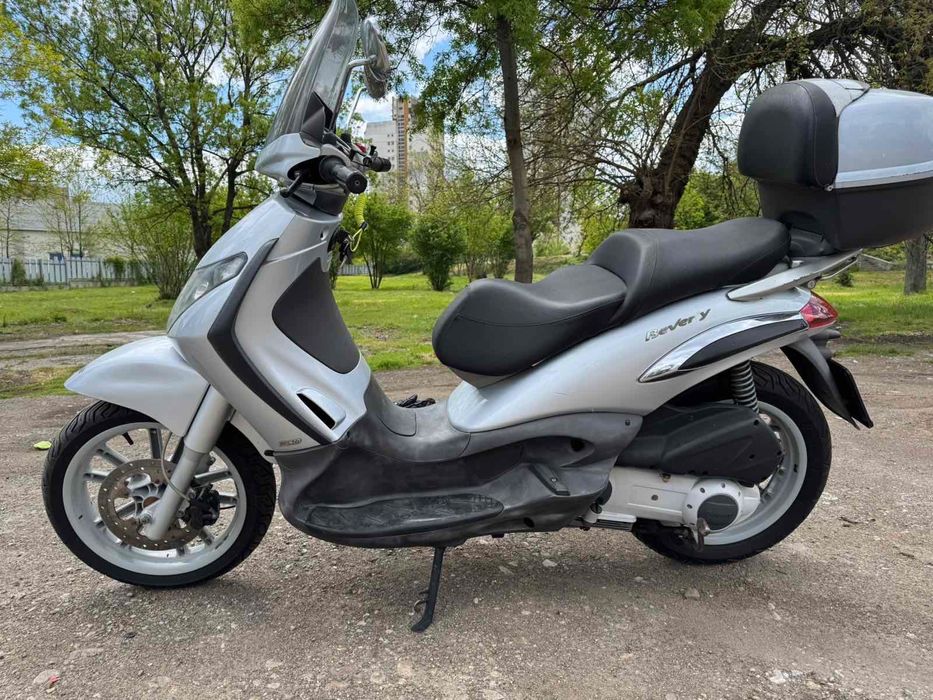 Скутер piaggio beverly