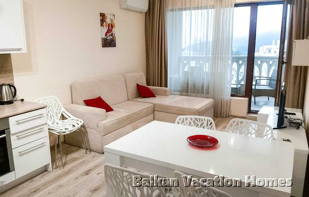 Продава се Тристаен апартамент в с. Аспарухово, Област Варна - 92 кв.м за 909 €/кв.м - Снимка #1