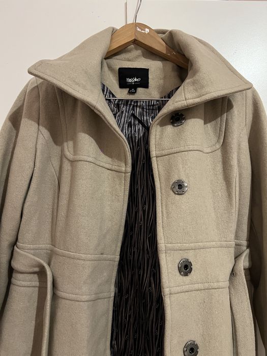 Дамско бежово палто