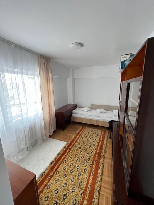 Apartament 3 camere Ultracentral deasupra la cofetaria Select