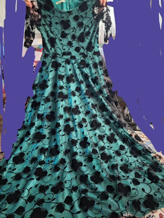 Продам вечернее платье новое не одевали