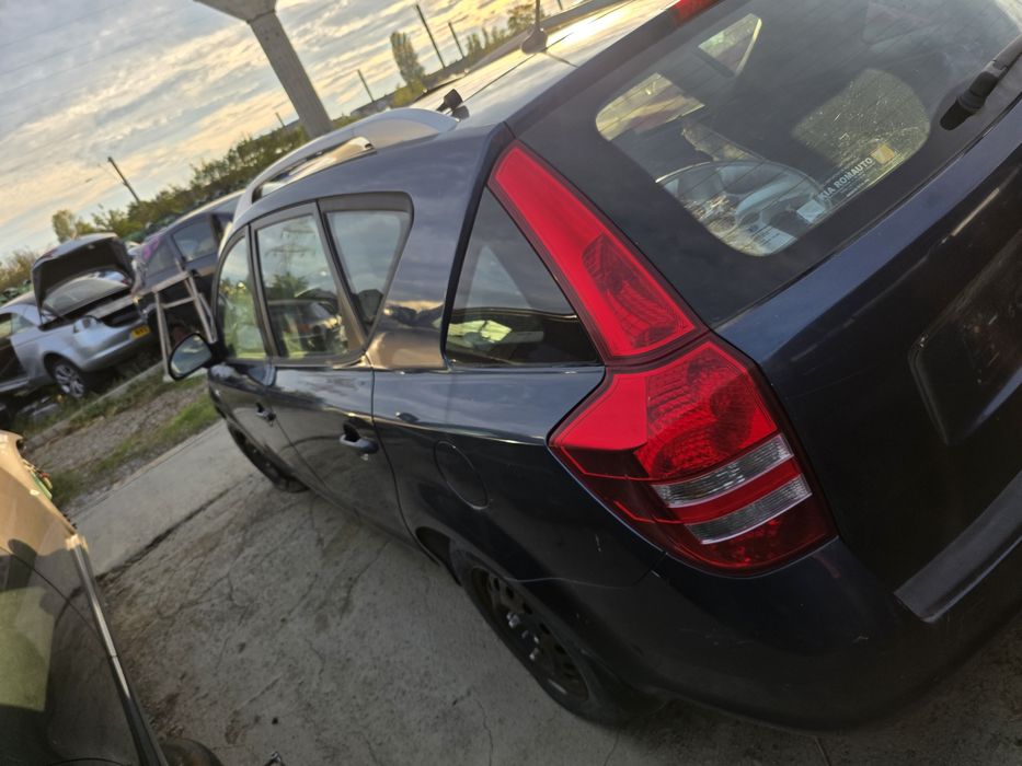 Dezmembrez Kia Ceed 1.4i  1.6crdi