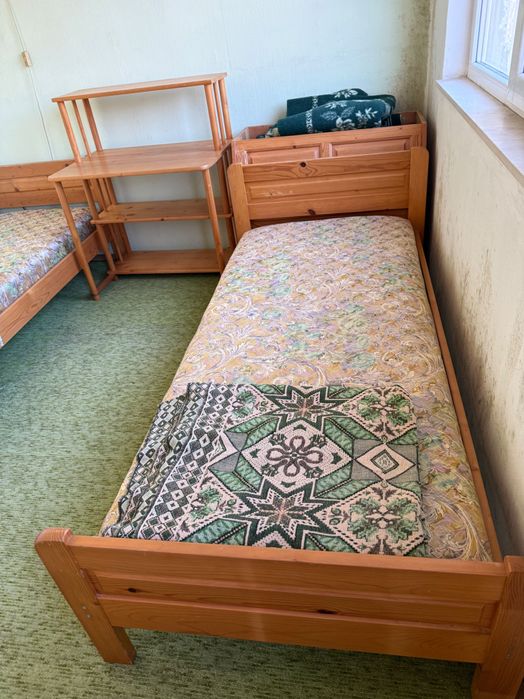 Две легла в комплект с ракла