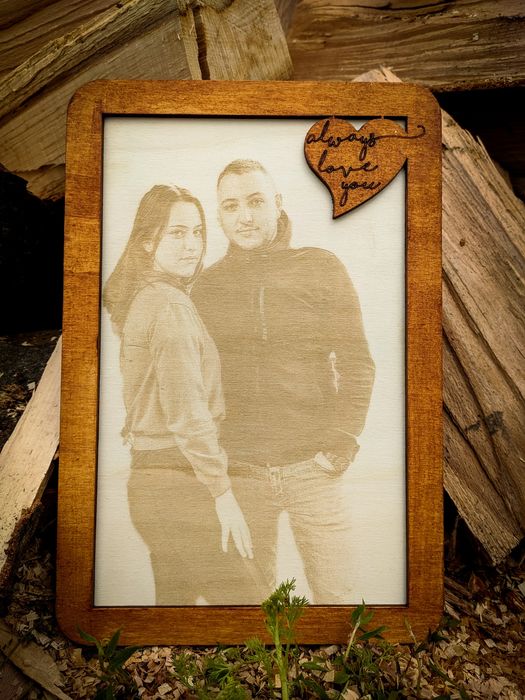 Portrete gravate pe lemn