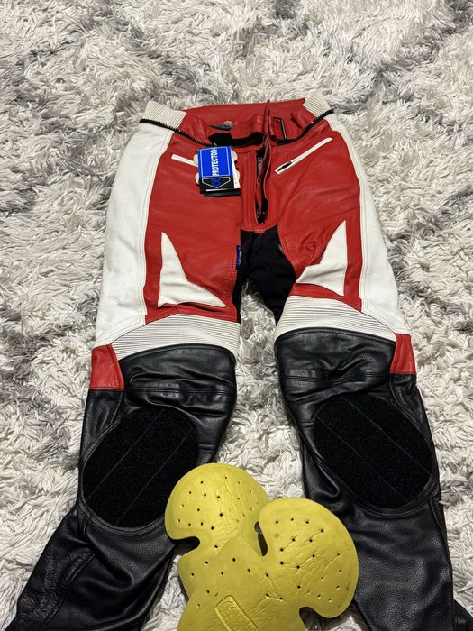 Pantaloni moto de piele