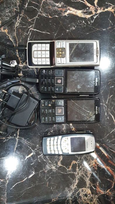 Продам телефоны кнопочные на запчасти