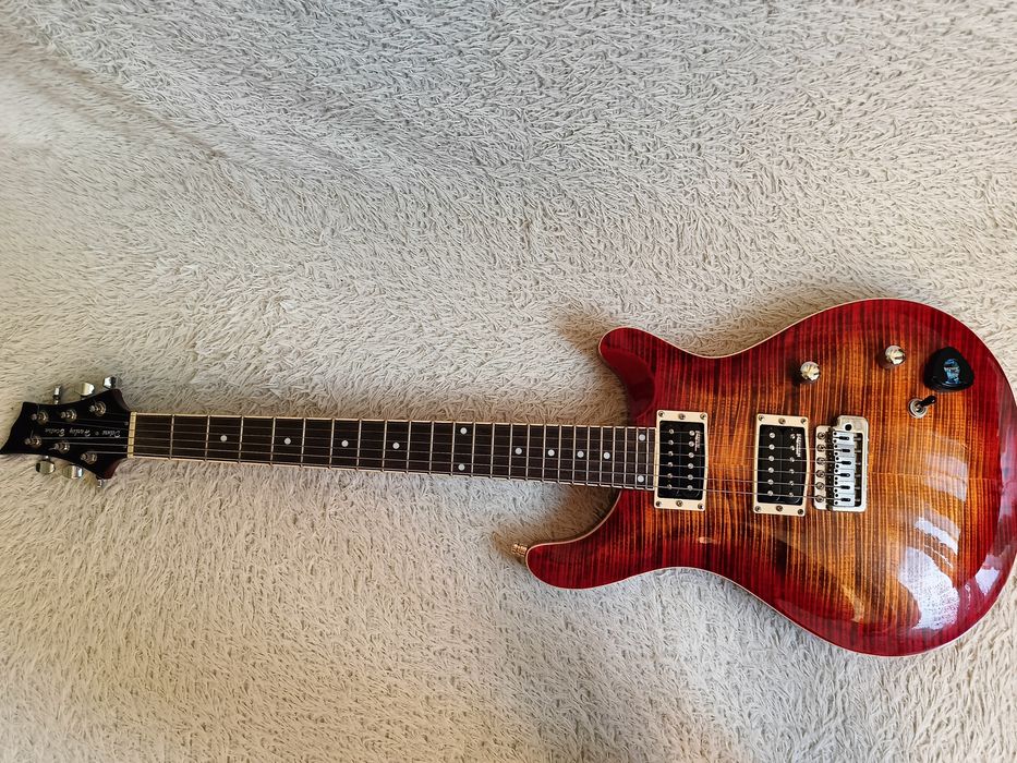 Продам электрогитару.