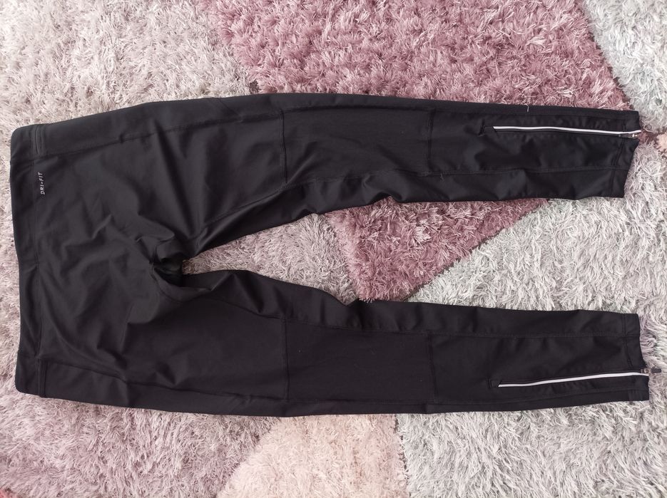 Ново оригинален дамски клин на Nike Tech!Два броя !