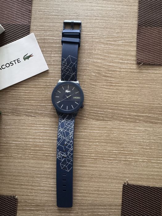 Продам часы  LACOSTE кварц. (Покупали в дубае)