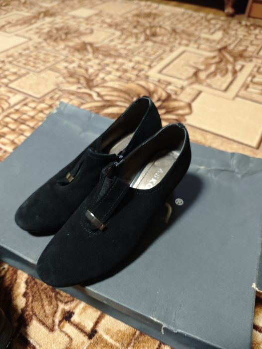 Обувь женская ,сапоги, полуботинки