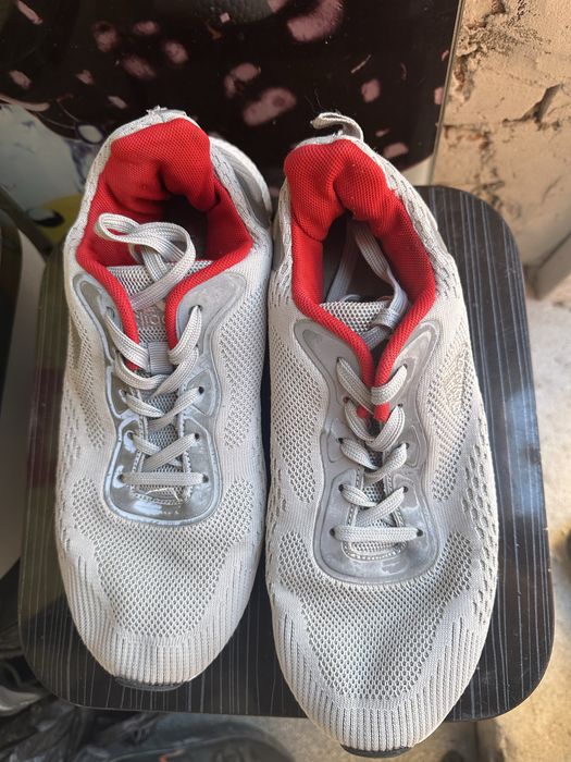 Кроссовки 43-44 размера