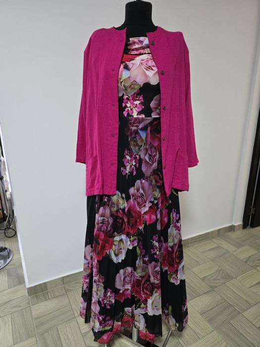 Rochie lunga plisata cu print floral;