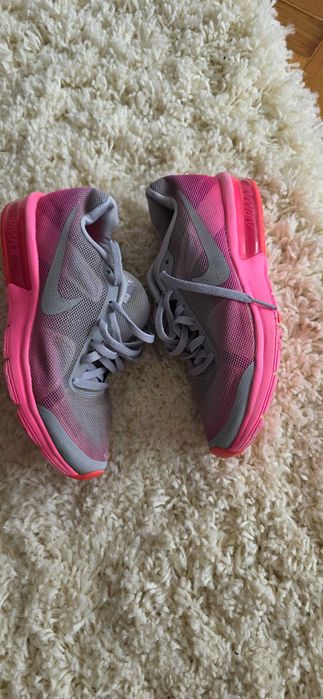 Adidasi Nike AirMax