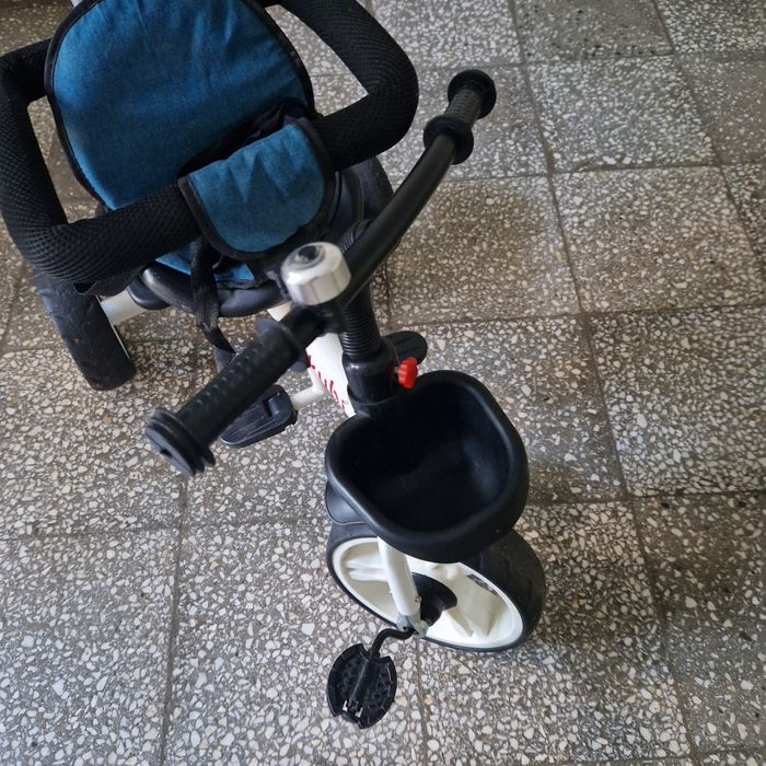 Tricicleta-carucior Kubi pentru  copii  - roti cauciuc, pedale, cadru metalic, parasolar