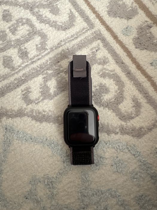 Продам Apple watch 6