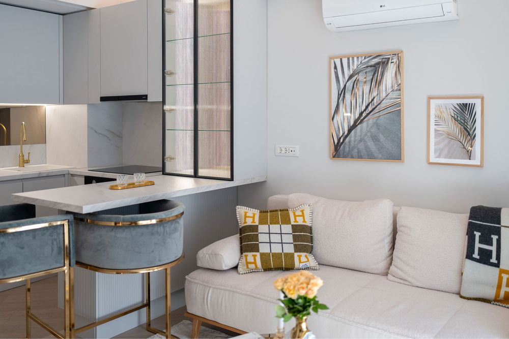 Proprietar inchiriez apartament Cortina