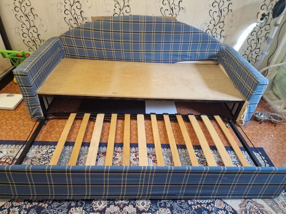 Продаем диван самовывоз, он тяжелый