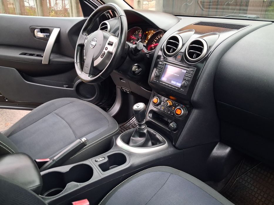 Nissan qashqai 7 locuri  2011  2,0 diesel 150 cp panorama nav camera