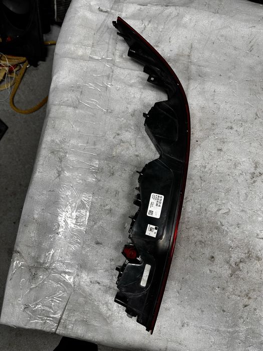 Stop stânga bară spate audi q7.4m.cod:4m0945095.